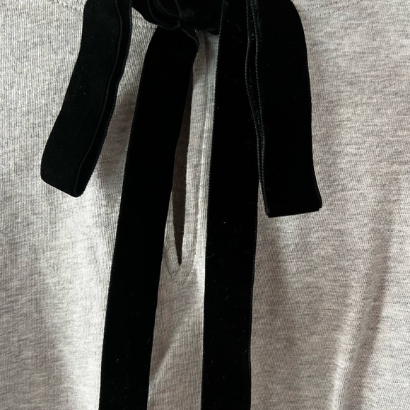 NEW ✨ J.Crew Grey Velvet Bow Keyhole Top XXS - Picture 3 of 5